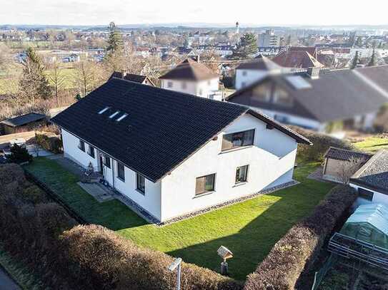 Schönes, großzügiges Zweifamilienhaus in bester Lage