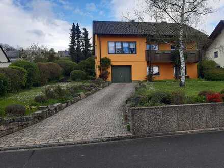 Einfamilienhaus in toller Lage über dem Saaletal