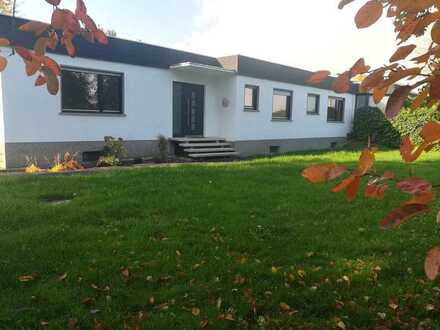Einfamilienhaus ( Bungalow) mit grossen Grundstück