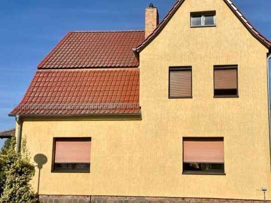 Einfamilienhaus mit Garage zu verkaufen