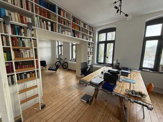 Altbau Büro-, Praxis in alter Fabrikantenvilla zu vermieten (teilmöbliert)