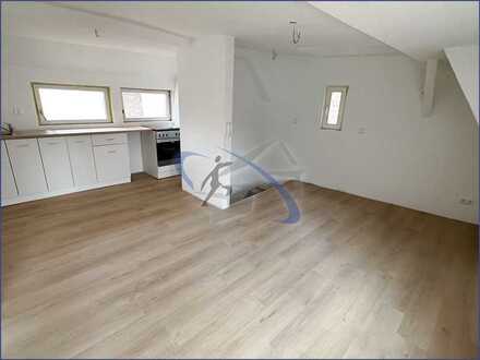 Gemütliches renoviertes 1-Zimmer-DG-Apartment