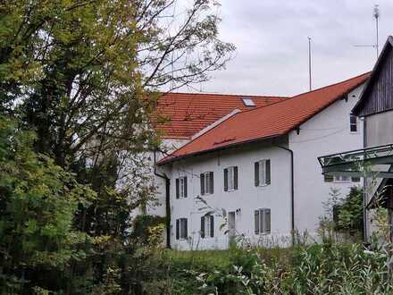 Idyllisches Wohnen und Arbeiten am Waldrand