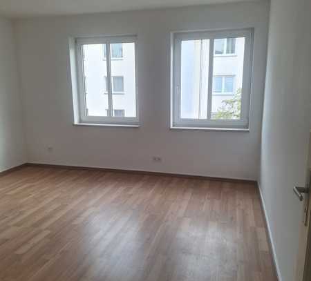 Modernisierte 1-Zimmer-Wohnung mit Balkon in 65185, Wiesbaden