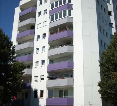 Tiefgaragenstellplatz in der Albrecht-Dürer-Straße 1 zu vermieten