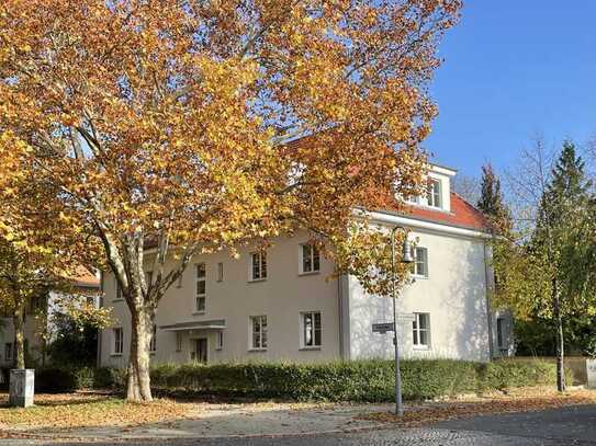 Lichtdurchflutete 3-Zimmer-Dachgeschosswohnung nahe Dreipfuhlpark