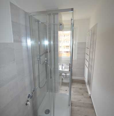 neu sanierte 2-Raum-Wohnung mit Dusche und Balkon! Bezug ab 11.07.24 möglich!