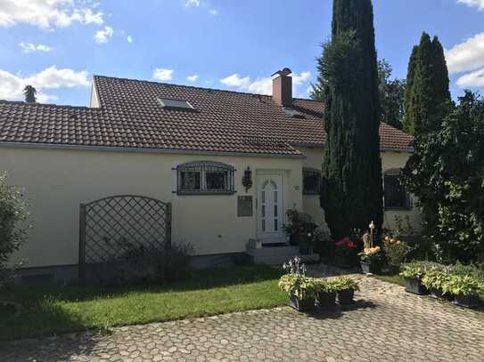 Einfamilienhaus mit unverbaubarem Blick an der Singold