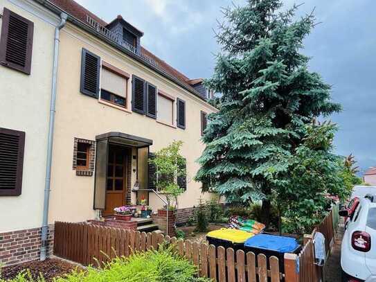 Praktisches Reihenmittelhaus mit hübschen Grundstück in Radebeul an der Stadtgrenze von Dresden