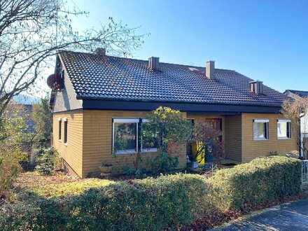 Einfamilienhaus mit Einliegerwohnung in ruhiger Lage