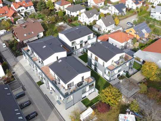 "GROßE 4 ZIMMERWOHNUNG MIT WEST-LOGGIA, EINBAUKÜCHE, TIEFGARAGENSTELLPLATZ UND CARPORT"