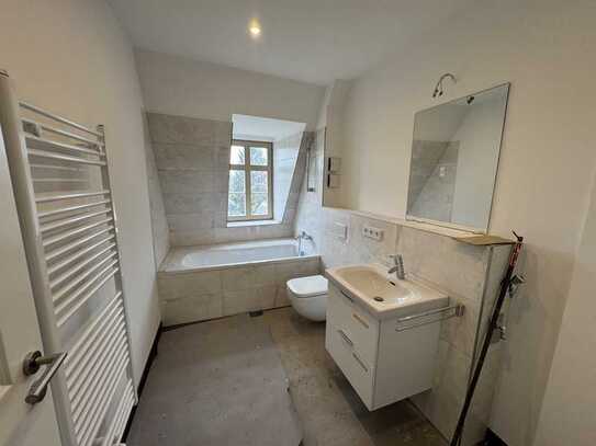 **2-Zi.- DG mit Balkon, Einbauküche und Stellplatz NR. 05 DG**