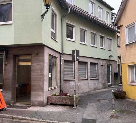 Erstbezug nach Sanierung: attraktives 6-Zimmer-Haus mit Einbauküche in Bad