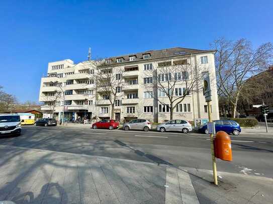 Sanierte 2 Zimmer Wohnung mit Balkon und Einbauküche