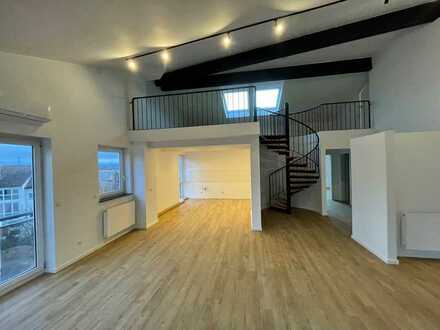 Hochwertig sanierte 4-Zimmer-Wohnung mit Balkon, EBK, Galerie und Klimaanlage