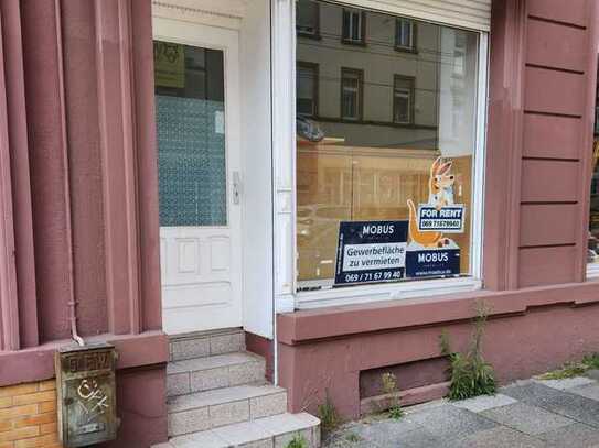 Ladengeschäft im Altbau in gut einsehbarer und zentraler Lage!