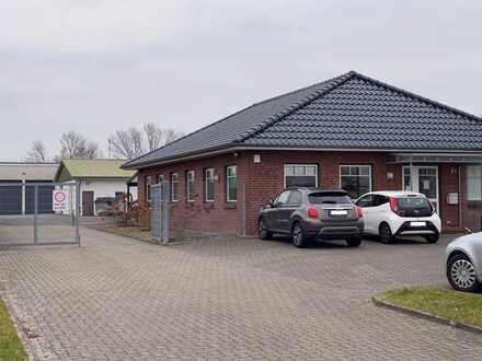 Gewerbeimmobilie: Bürogebäude Bungalow – Lagerhaus – Lagerhalle