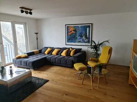 Exklusive, geräumige und neuwertige 3-Zimmer-Wohnung mit Balkon