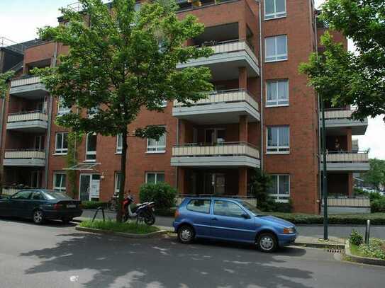 Exklusive, gepflegte 2-Zimmer-Wohnung mit Balkon in Neuss (Rhein-Kreis)