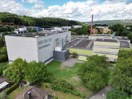 12.600 m² Gewerbeareal mit Hallen- und Bürogebäude an der B10