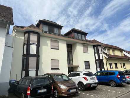 Pfiffige 2-Zimmer-DG-ETW mit Balkon in ruhiger Lage von Bad Krozingen!