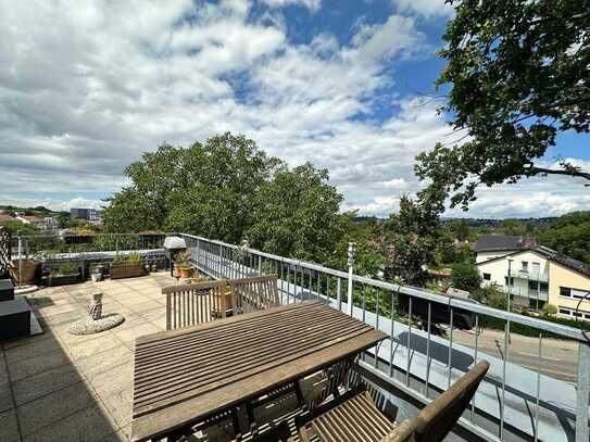 Über den Dächern der Stadt: Große 5,5-Zi. Penthouse-Wohnung mit Dachterrasse und Garagenstellplatz