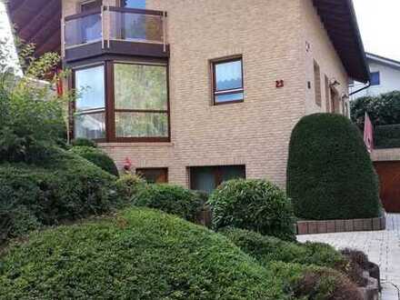 Schönes, geräumiges Klinkerhaus mit englischem Garten in Beilstein mit Blick auf die Burg