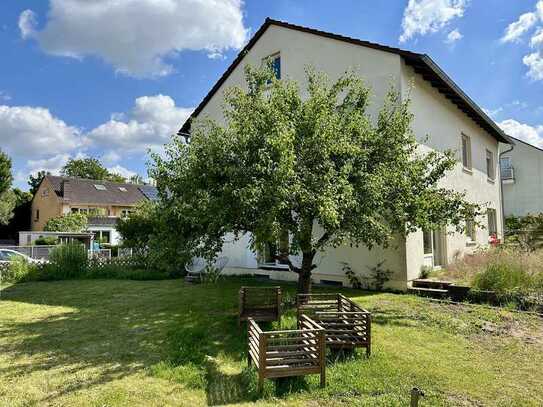 Landau-Schützenhof ! Tolles 2-Familienhaus mit großem Garten als Baufläche sowie Ausbaureserven