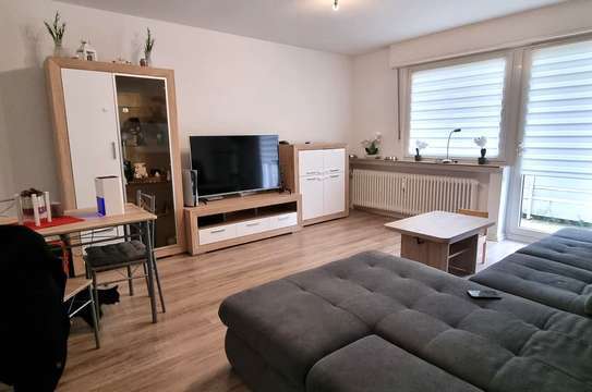 3- Zimmer- Erdgeschosswohnung mit Balkon und Stellplatz