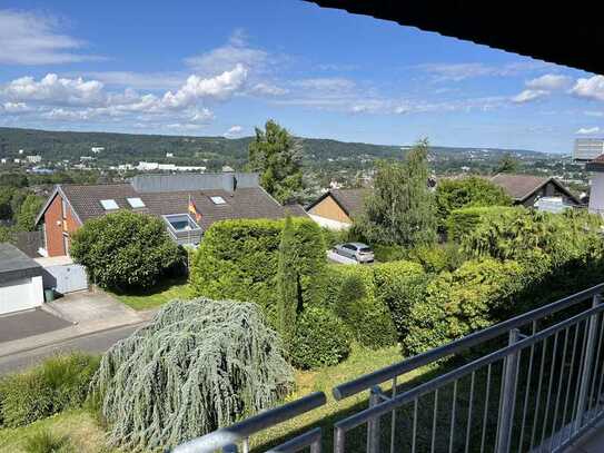 Haus im Haus mit Panoramablick: 2-Etagen-Maisonette-Wohnung in Top-Hanglage von Bad Honnef-Selhof.