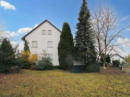 Gepflegtes, sanierungsbedürftiges Zweifamilienhaus mit großem Garten in schöner Lage bei Pottenstein