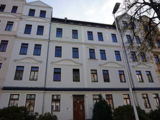 Frei ab 1.5.25 / Terrasse / alles zum Innenhof ausgerichtet