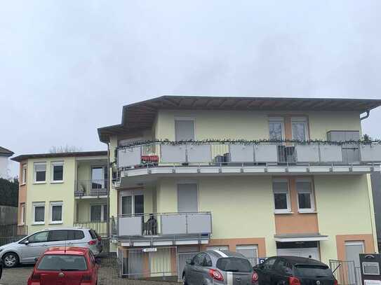 renovierte teilmöblierte Wohnung mit drei Zimmern und kleiner Terrasse in Fritzlar