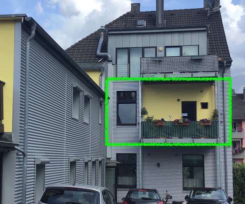 Geräumige 3-Zimmer Wohnung mit grossem Wohnzimmer, Balkon & hohen Decken im renoviertem Altbau