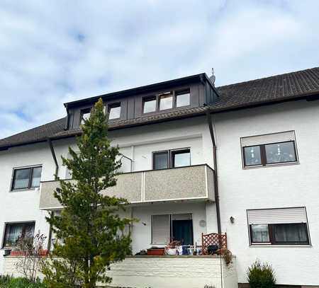 Gepflegte 2-Raum-Dachgeschosswohnung mit Balkon in Olching