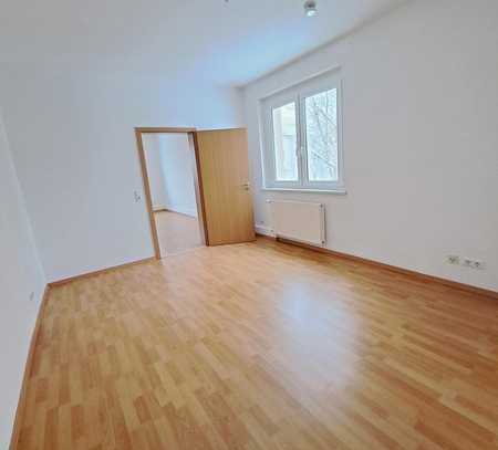 Helle 2-Raumwohnung - Balkon - Tageslichtbad mit Wanne - ideal für Singles oder Pärchen