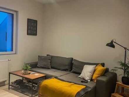 Sanierte Wohnung mit drei Zimmern sowie Balkon und EBK in Hanau
