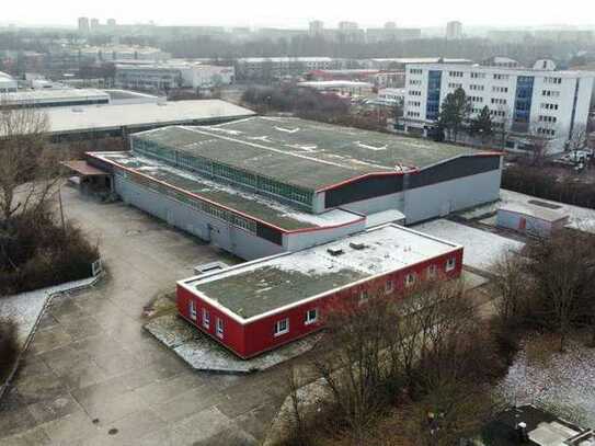 ca. 3000 m² Produktion / Lagerhalle mit Bürotrakt zu vermieten