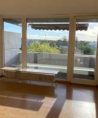 Helle 2 Zimmer Wohnung mit zwei Balkonen in Taufkirchen