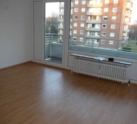 3 Zimmer Wohnung mit Balkon - zentral und doch im Grünen (S25-69) E0548A