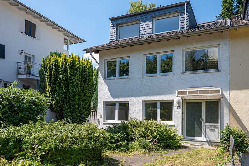                                                               H&ouml;henlage Poppelsdorf - 4-Zimmer-Wohnung mit Sauna + Garage!                                                       in Trierer Straße (Nürnberg)