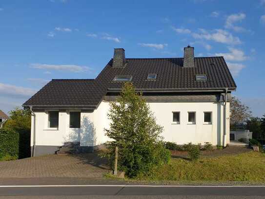 Seltene Gelegenheit | Mützenich | Freistehendes, kleines Einfamilienhaus mit viel Platz & Fernsicht