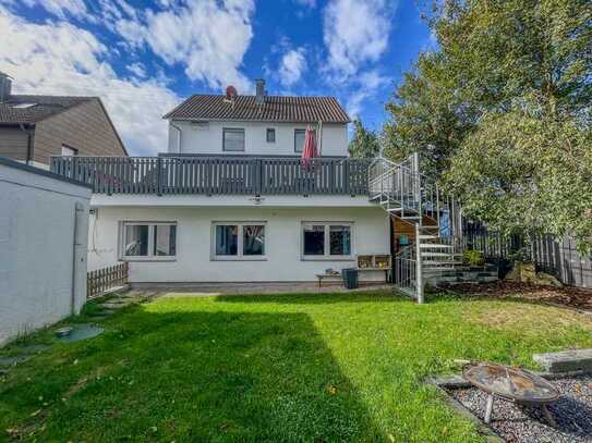 Freistehendes Einfamilienhaus mit Einliegerwohnung und einzigartiger Terrasse