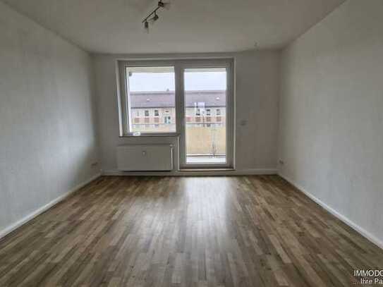 Etagenwohnung mit Balkon in guter Wohnlage zu vermieten!