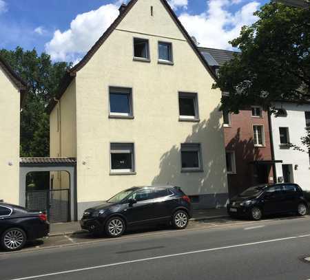 Preiswertes 9-Zimmer-Haus in Recklinghausen