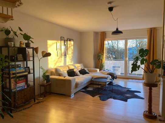 Zentrale, ruhige und helle 2,5-Zi-Maisonette-Whg. mit EBK, Balkon und Dachterrasse in GI