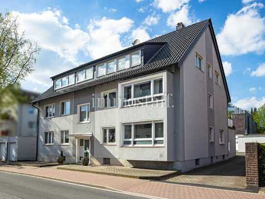 BEST INVEST! MFH mit Eigentümerwohnung, großem Grundstück, Dachterrasse, 7 Garagen, Halle etc.