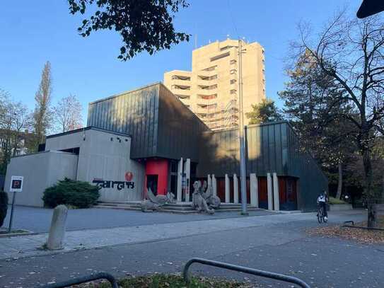 Schwabing: 3-Zimmer-Denkmalwohnung mit großzügiger Südterrasse und hochwertiger Ausstattung