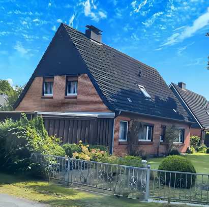 !!!Preisänderung!!! Charmantes Einfamilienhaus - 110 m², vier Zimmer, zwei Bäder, Keller, HWR,Garage