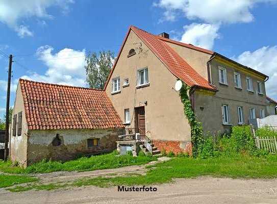 Für Handwerker: Kleine Hofstelle mit Wohnhaus - provisionsfrei